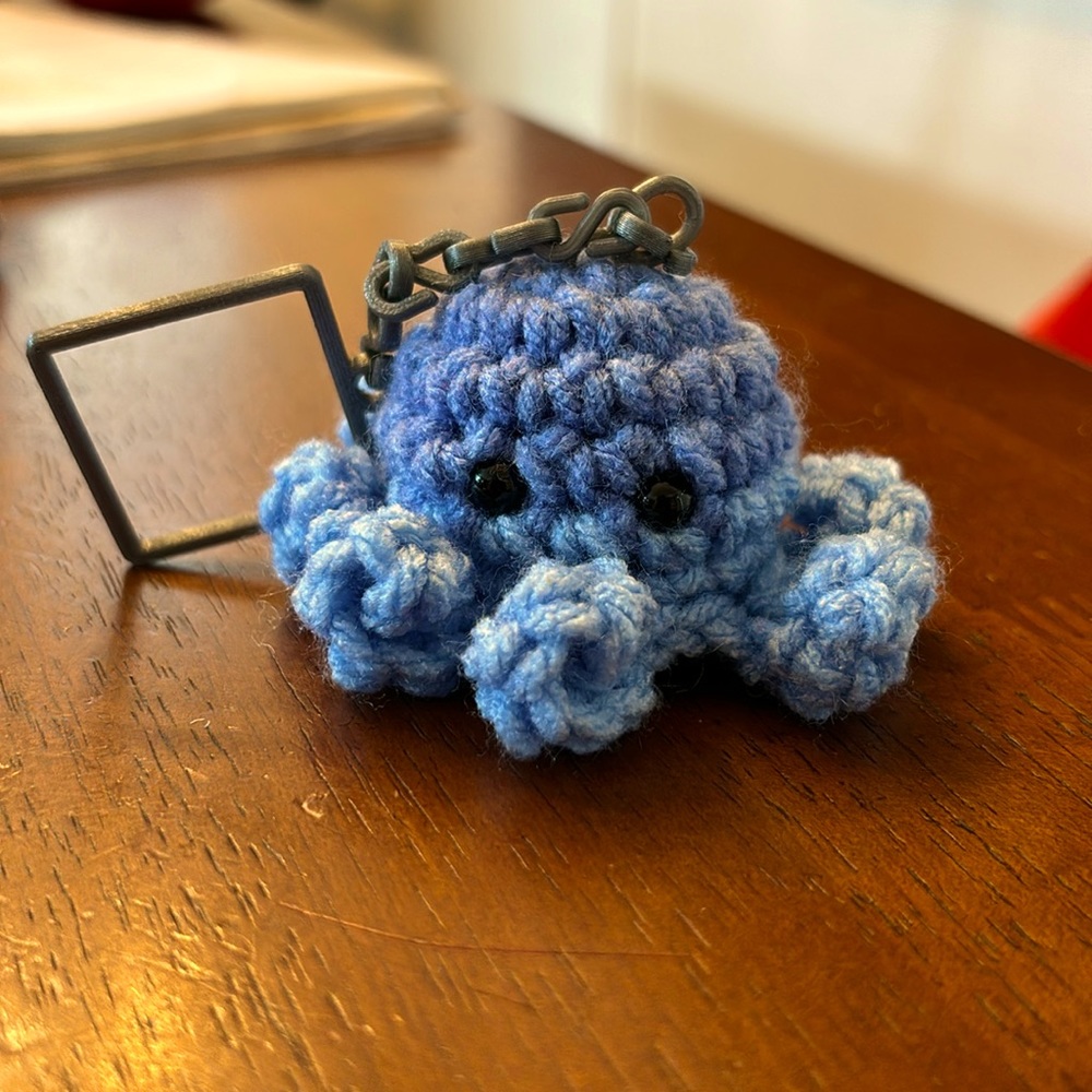 Unique, one of a kind crochet octopus with chain 🐙!